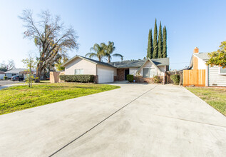 1901 Wildwood Dr in Modesto, CA - Building Photo - Building Photo