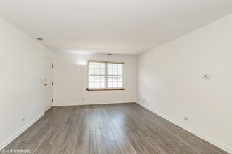 152 E Winchester Rd in Libertyville, IL - Building Photo - Building Photo