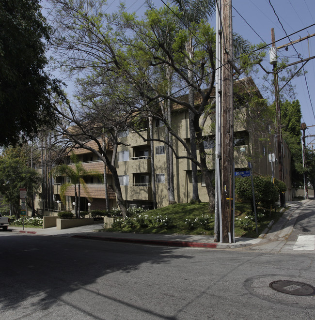 1011 N Palm Ave in West Hollywood, CA - Building Photo - Building Photo