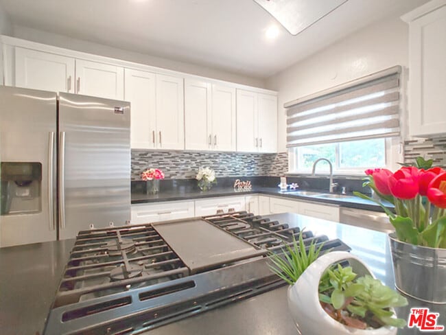 803 Alexandria Ave in Los Angeles, CA - Building Photo - Building Photo