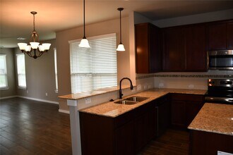 105 Wickersham in Conroe, TX - Building Photo - Building Photo