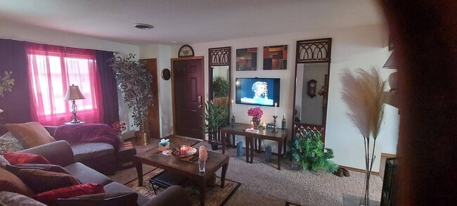 1804 Oliver Dr, Unit 8 in Urbana, IL - Foto de edificio - Building Photo