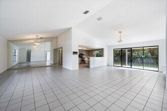 2216 Amesbury Ct in Wellington, FL - Building Photo - Building Photo