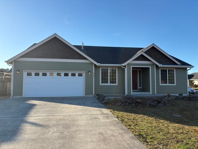 property at 311 SW Juniper Ave