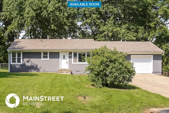 property at 908 S Trail Ridge Dr