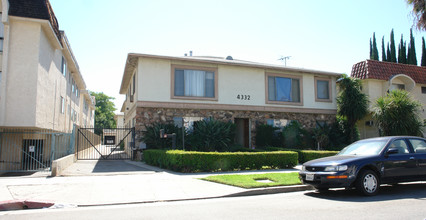 4332 Ventura Canyon Ave in Sherman Oaks, CA - Building Photo - Building Photo