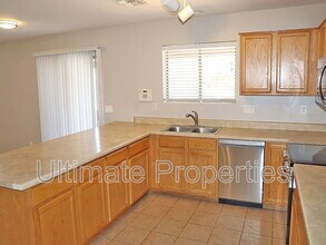 7928 W Florence Ave in Phoenix, AZ - Building Photo - Building Photo