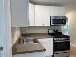 32 Ketchum Rd in Warwick, NY - Building Photo - Building Photo