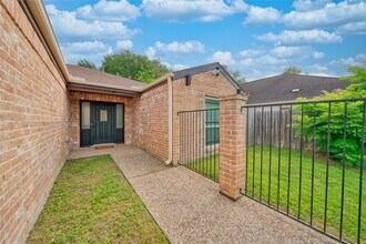 7838 Vickijohn Dr in Houston, TX - Building Photo - Building Photo