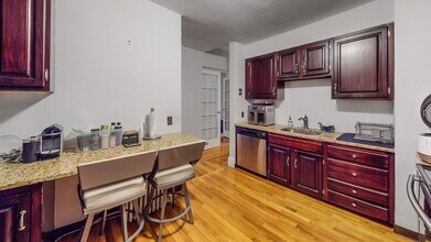 33 Westbourne Terrace, Unit 3 in Brookline, MA - Building Photo - Building Photo