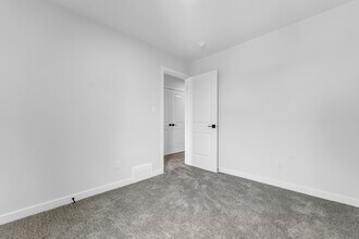 6381-6381 King Wynd SW in Edmonton, AB - Building Photo - Building Photo