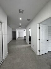 2541 NW 9th St in Fort Lauderdale, FL - Building Photo - Building Photo