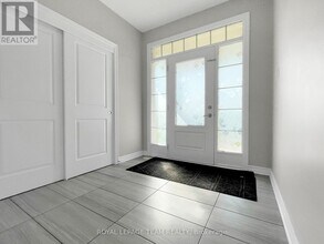 670 Promenade Décoeur Dr in Ottawa, ON - Building Photo - Building Photo