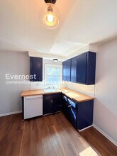 165 W Baker Ave in Clawson, MI - Building Photo - Building Photo