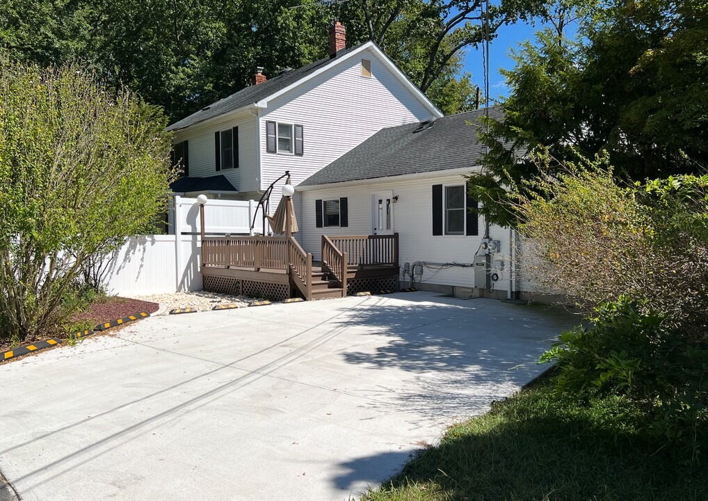 208 Pease Rd in Englishtown, NJ - Building Photo