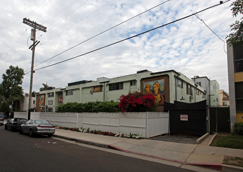 Das Bauhaus in Northridge, CA - Foto de edificio