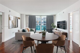 1800 N Bayshore Dr, Unit 3414 in Miami, FL - Building Photo - Building Photo