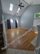 323 Sand Creek Dr N in Chesterton, IN - Building Photo - Building Photo