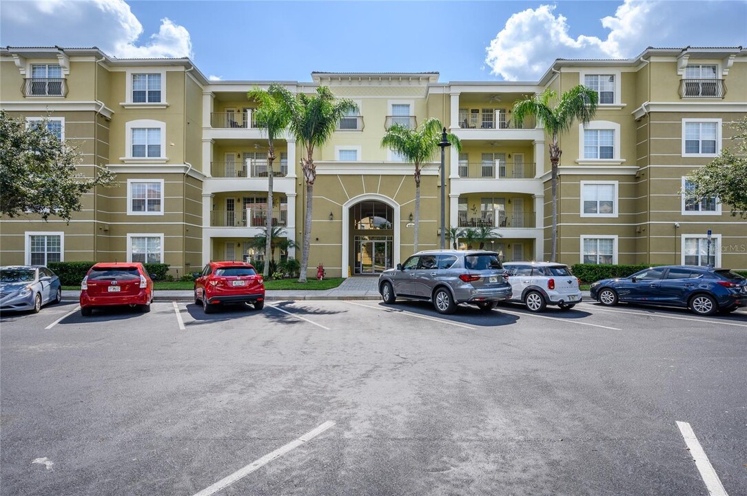 4804 Cayview Ave, Unit 104 in Orlando, FL - Building Photo