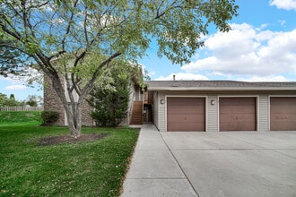 1395 Alpine Ct in Hanover Park, IL - Building Photo - Building Photo
