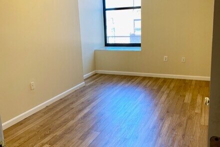 150 N Main St in Fall River, MA - Building Photo