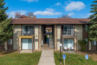 Whispering Timbers in Maumee, OH - Building Photo - Building Photo