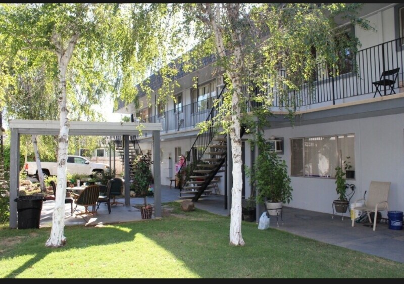 411 Bird St in Yuba City, CA - Building Photo