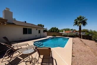 802 E Caribbean Ln in Phoenix, AZ - Building Photo - Building Photo