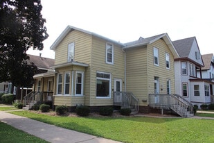201 W 6th St in Winona, MN - Building Photo