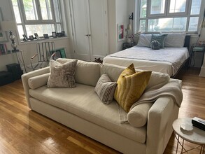 14 W 68th St in New York, NY - Building Photo - Building Photo