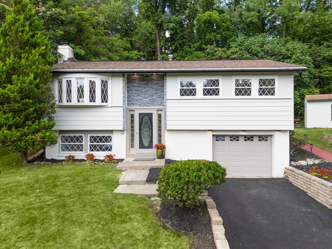 property at 224 Laura Lee Dr