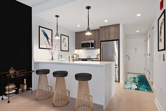 Henry Hall in New York, NY - Foto de edificio - Interior Photo