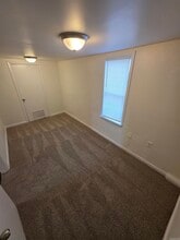 916 N Poplar St in North Little Rock, AR - Building Photo - Building Photo