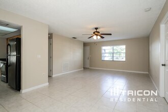 3012 Lalani Blvd in Sarasota, FL - Building Photo - Building Photo