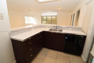 6835 Rue Versailles Dr in Miami Beach, FL - Building Photo - Building Photo