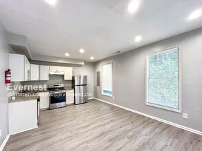 2175 Fairburn Rd SW in Atlanta, GA - Building Photo - Building Photo