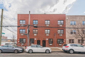 937 Croes Ave in Bronx, NY - Building Photo - Primary Photo