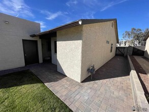 1462 W 12th Ln in Yuma, AZ - Foto de edificio - Building Photo