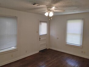 545 Lindsey St in San Marcos, TX - Building Photo - Building Photo