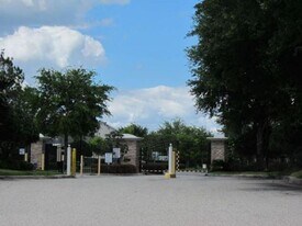 8008 Tipperary Ln in Tampa, FL - Building Photo