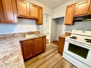 666 Lindell Ave in Louisville, KY - Building Photo - Building Photo