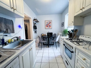 654 W Oakdale Ave, Unit 1N in Chicago, IL - Building Photo - Building Photo