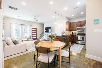 1307 Alamo St in Austin, TX - Building Photo - Building Photo