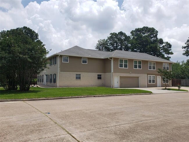 5211 Pinewilde Dr in Houston, TX - Foto de edificio - Building Photo