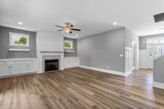 204 Shellbank Dr in Sneads Ferry, NC - Building Photo - Building Photo