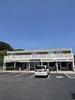 1064 Poquonnock Rd in Groton, CT - Building Photo