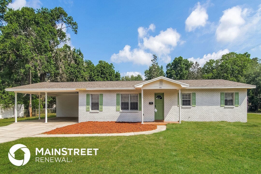 1106 E Young St in Plant City, FL - Building Photo