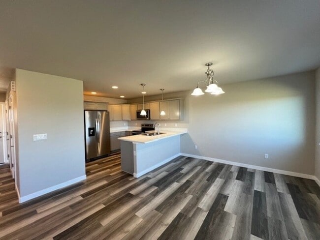612 Mead Ave in Everson, WA - Foto de edificio - Building Photo