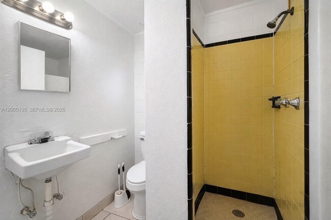 319 Country Club Oval in Daytona Beach, FL - Building Photo - Building Photo