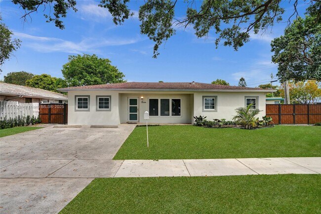 property at 2125 Alamanda Dr